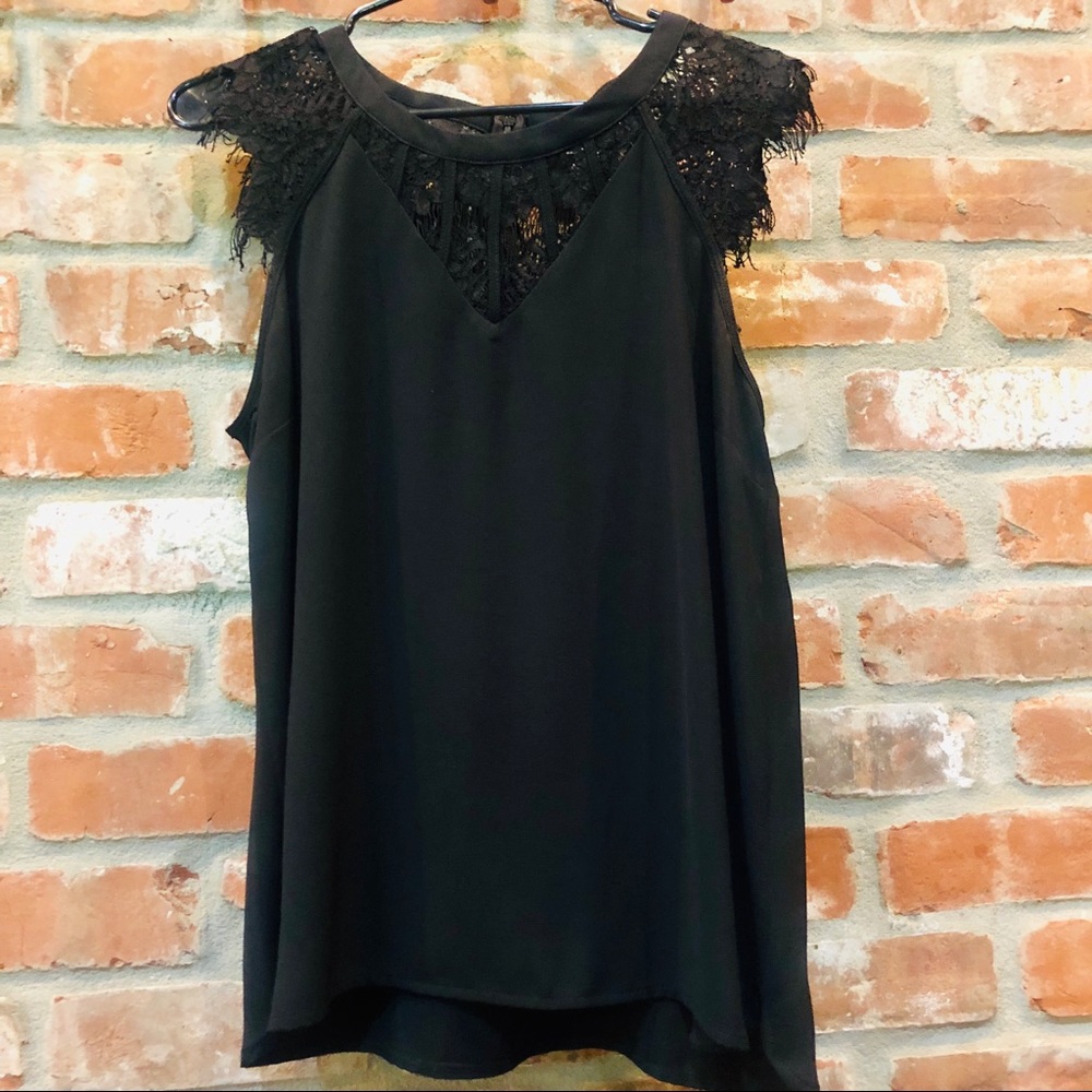 Beautiful lace detail top